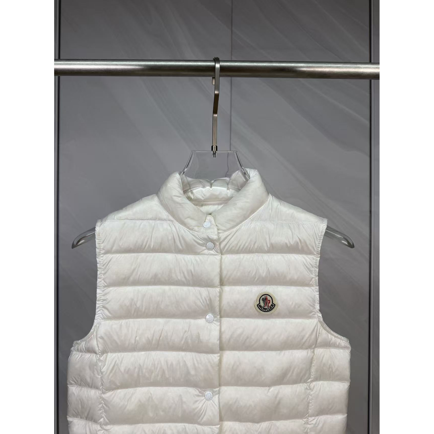 <p>Moncler Liane女士立领羽绒服(白)</p>