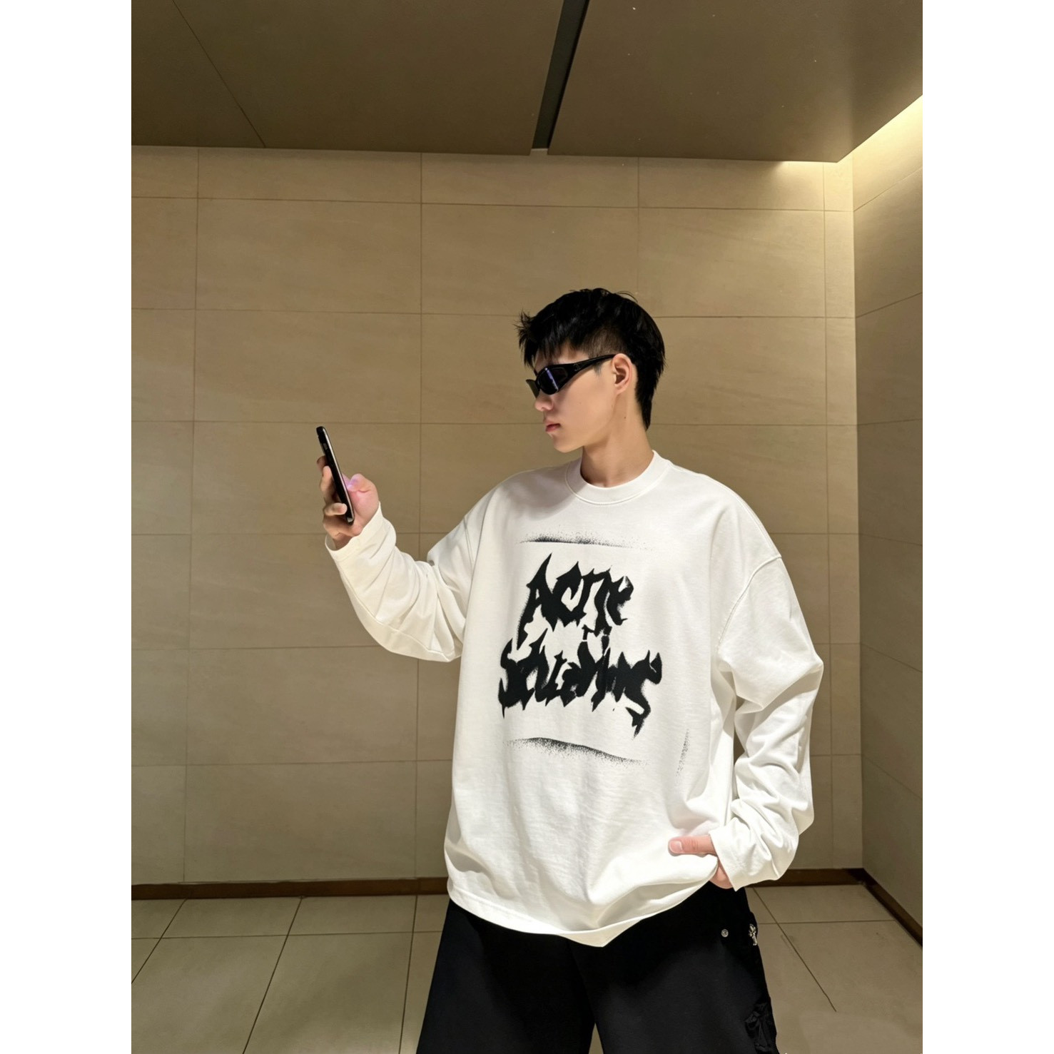 <p>ACNE&nbsp;长袖T恤(白B15)</p>

<p>&nbsp;</p>