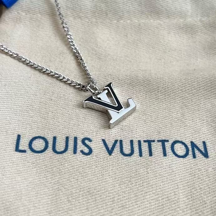<p>LV 项链</p>