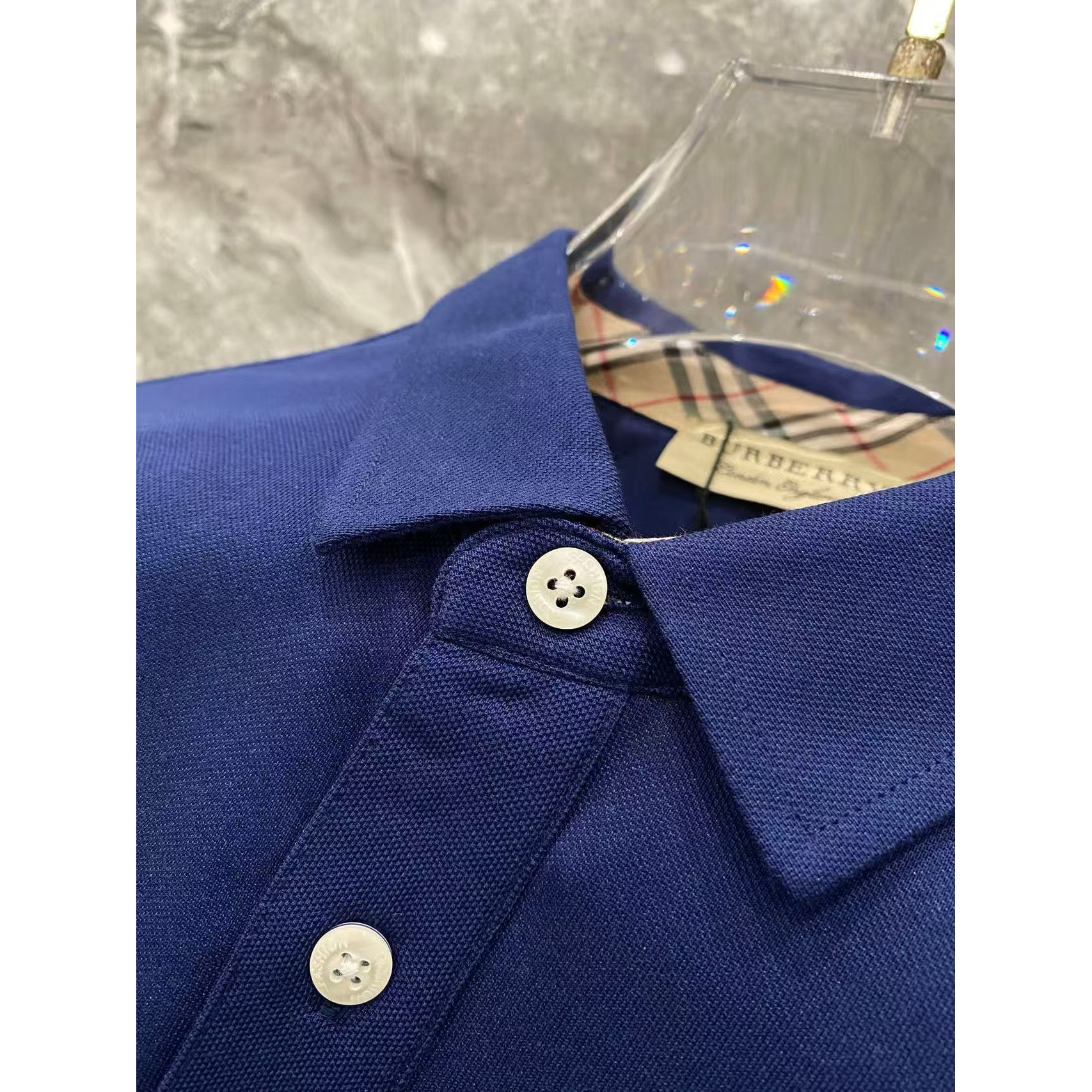 <p>Burberry 秋冬长袖Polo(782981)</p>
