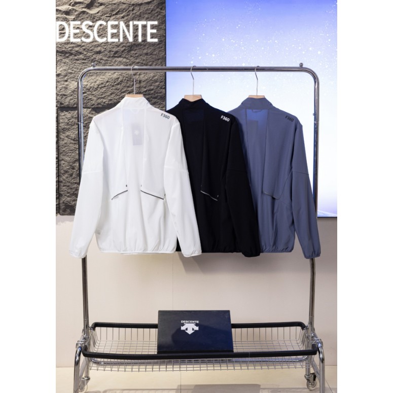 <p>DESCENTE 男女同款輕薄外套(黑)</p>
