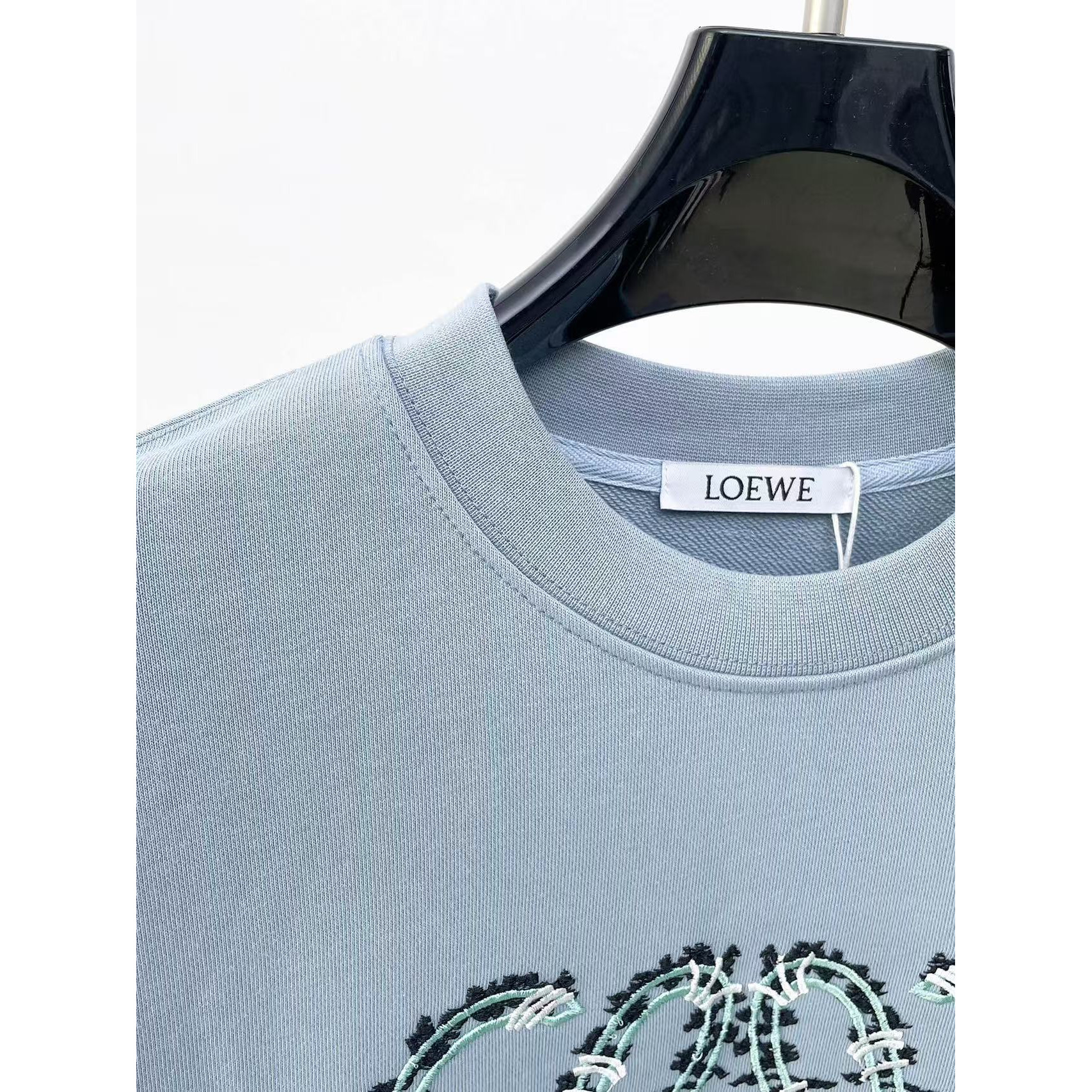<p>LOEWE&nbsp;圓領長袖T恤(藍)</p>