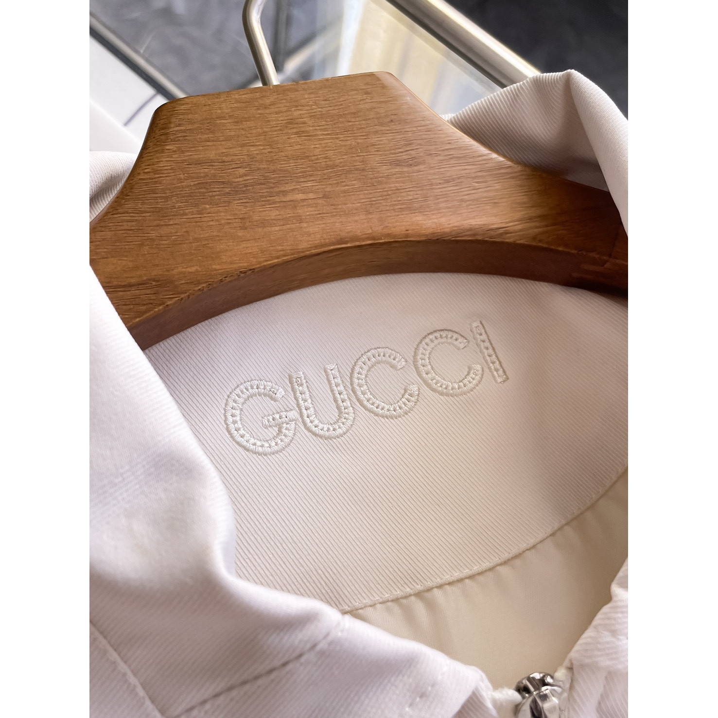 <p>GUCCI 男士夹克外套(白)</p>