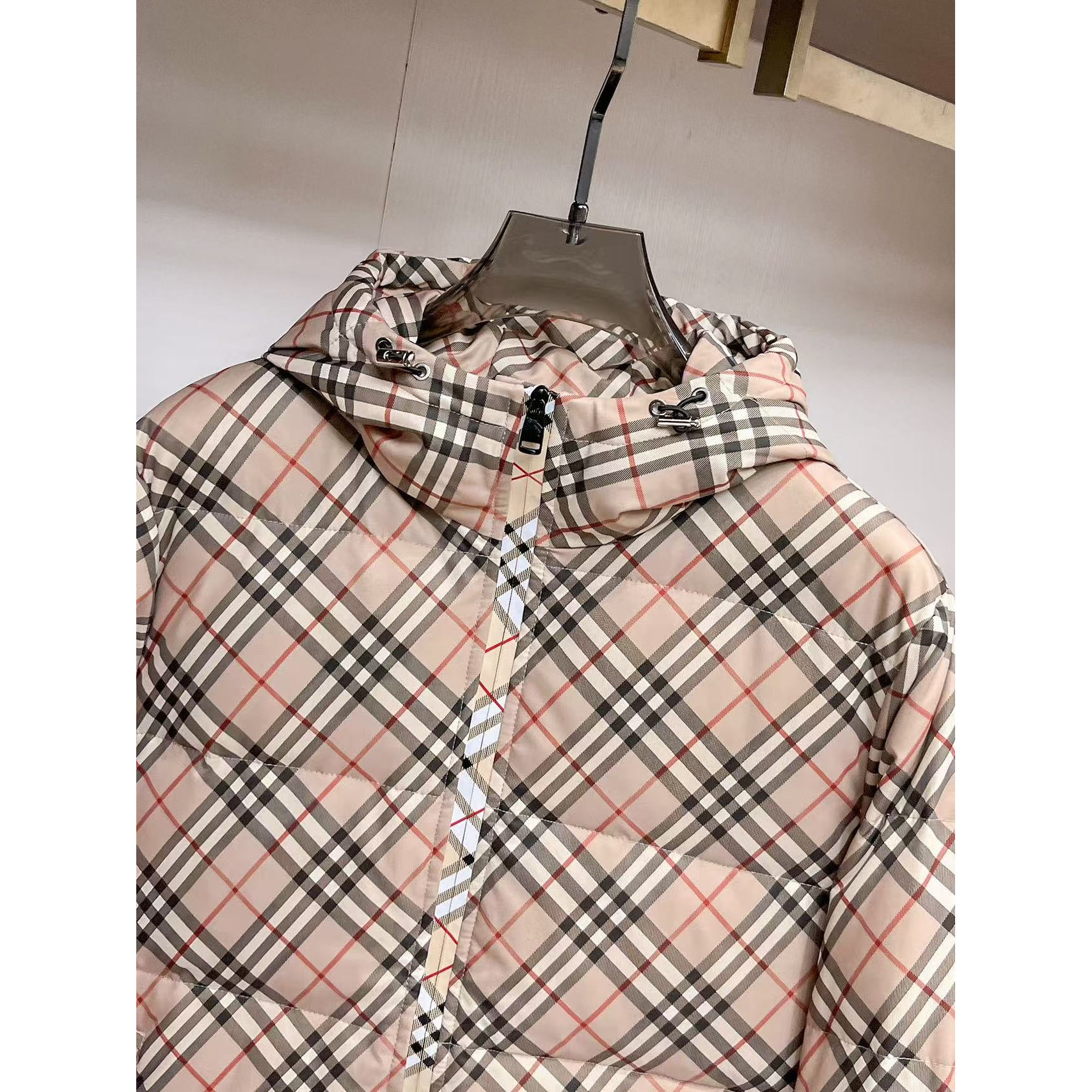 <p>BURBERRY 秋冬新款羽绒服(卡其)</p>