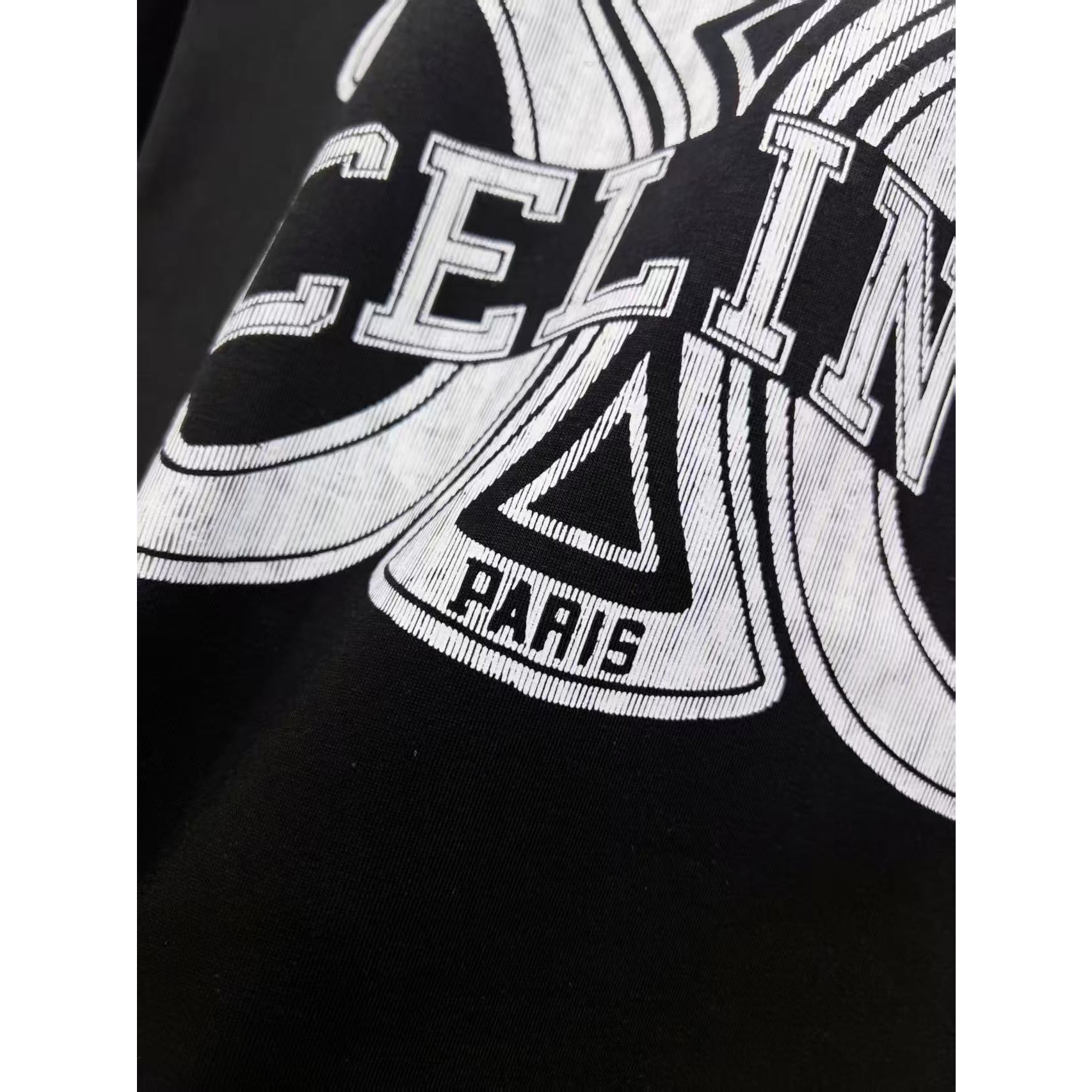<p>CELINE 短袖圆领T恤(黑)</p>