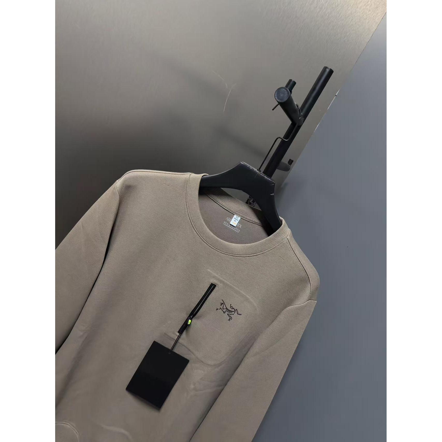 <p>Arc'teryx 新款卫衣(卡其)</p>