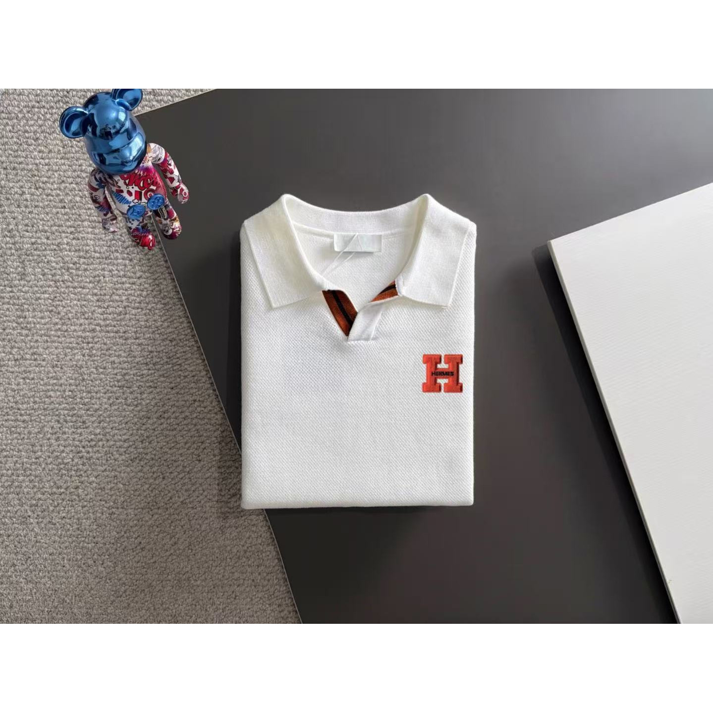 <p>HERMES 秋冬官网最新毛衣(白)</p>