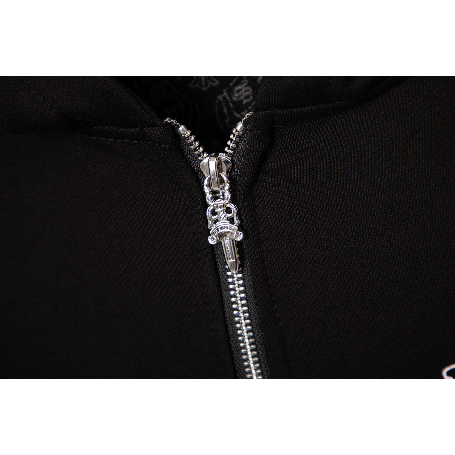 <p>CHROME HEARTS 印花连帽外套(DZ84)(黑色)</p>