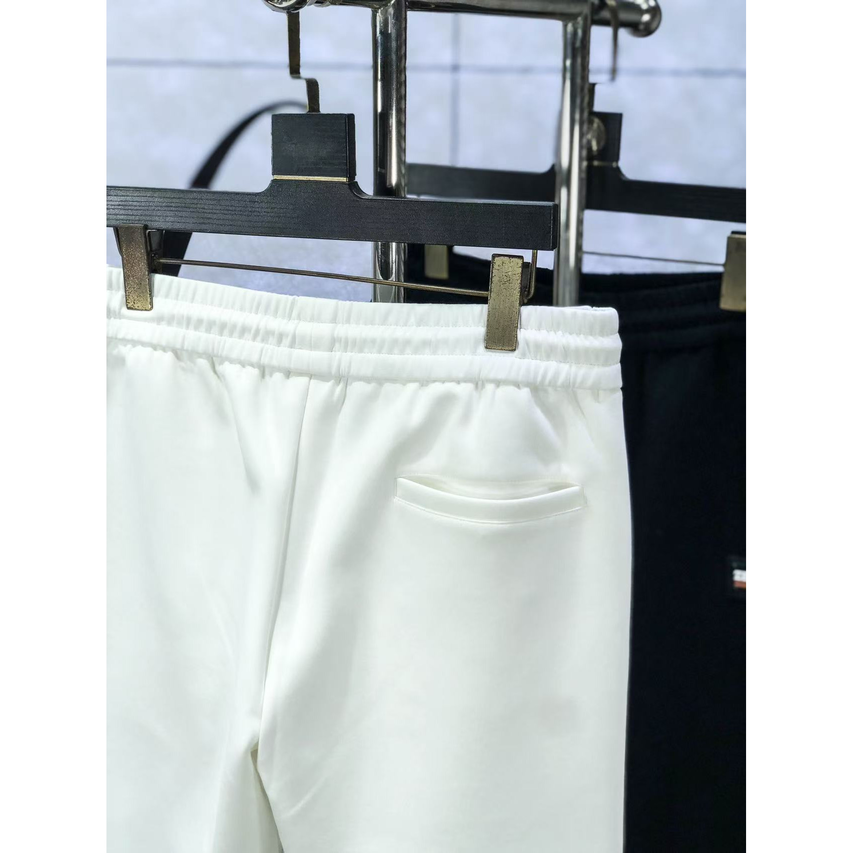 <p>Ermenegildo Zegna&nbsp;高品质时尚休闲裤(782948)</p>
