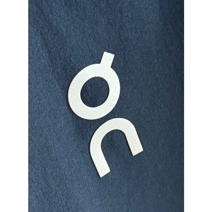 <p>On Weather Jacket Insulated 輕量外套</p>