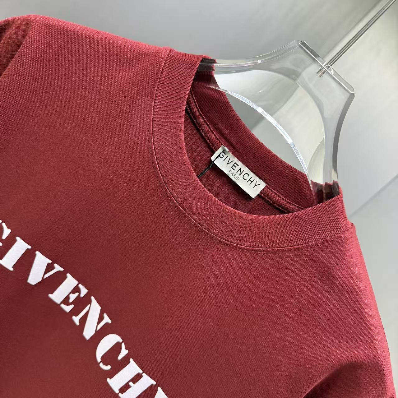 <p>Givenchy 短袖T恤(紅)</p>