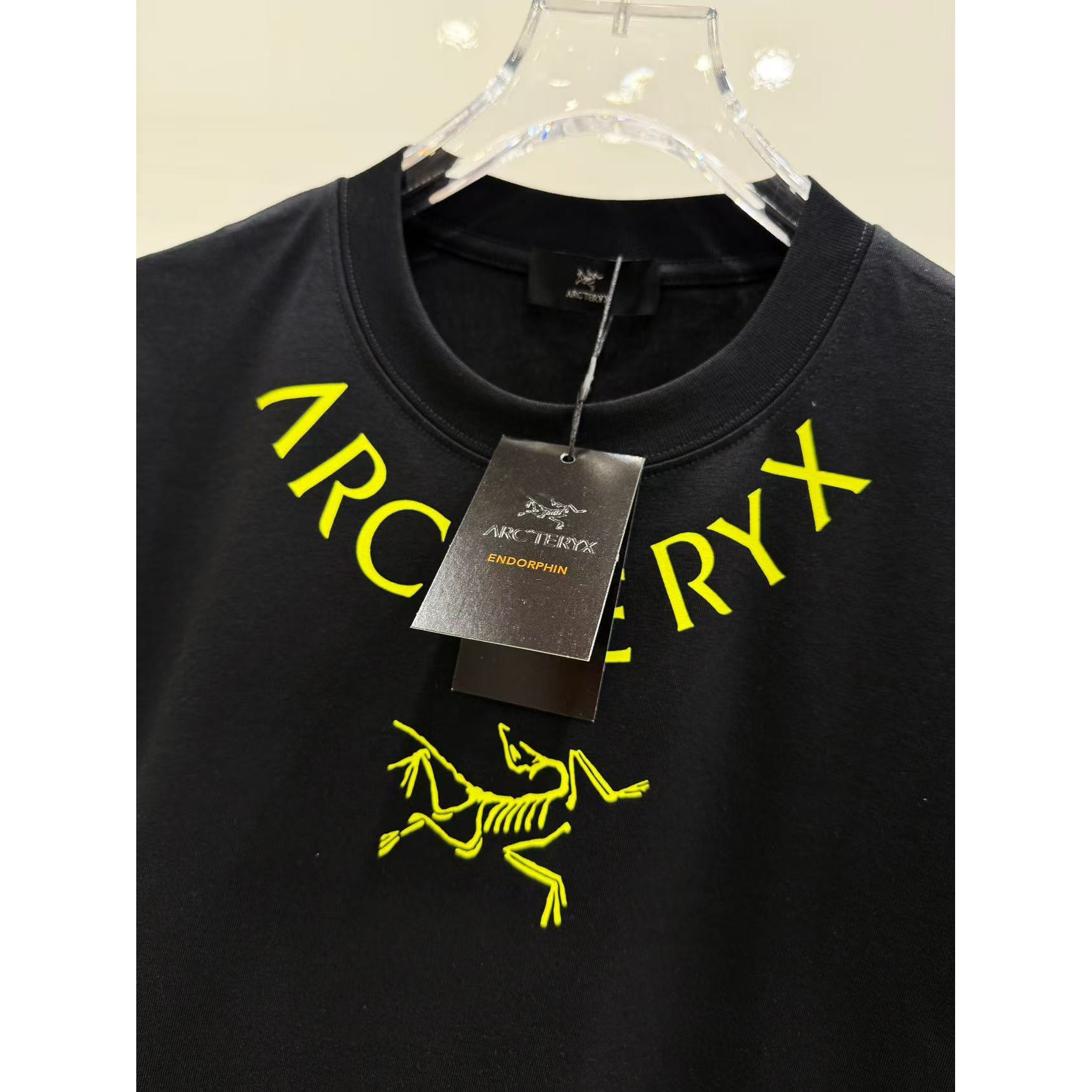 <p>Arc'teryx 短袖圆领T恤(黑)</p>