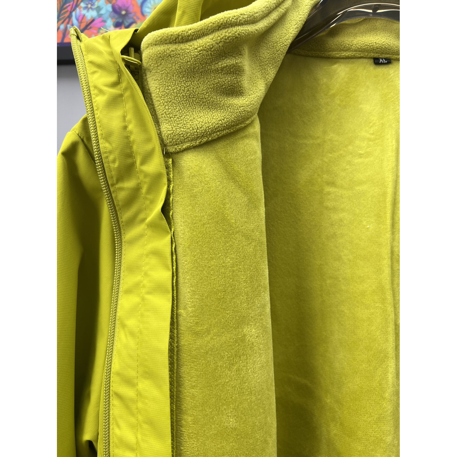 <p>KOLON SPORT KR系列冲锋衣外套(青绿)</p>