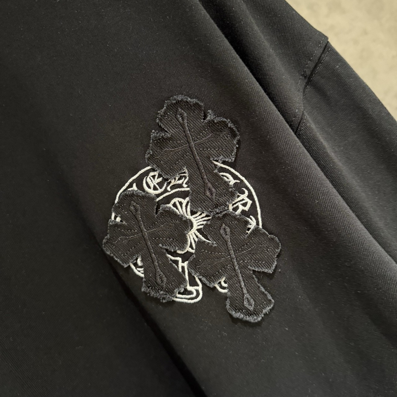 <p>CHROME HEARTS 长袖T恤(黑B21)</p>