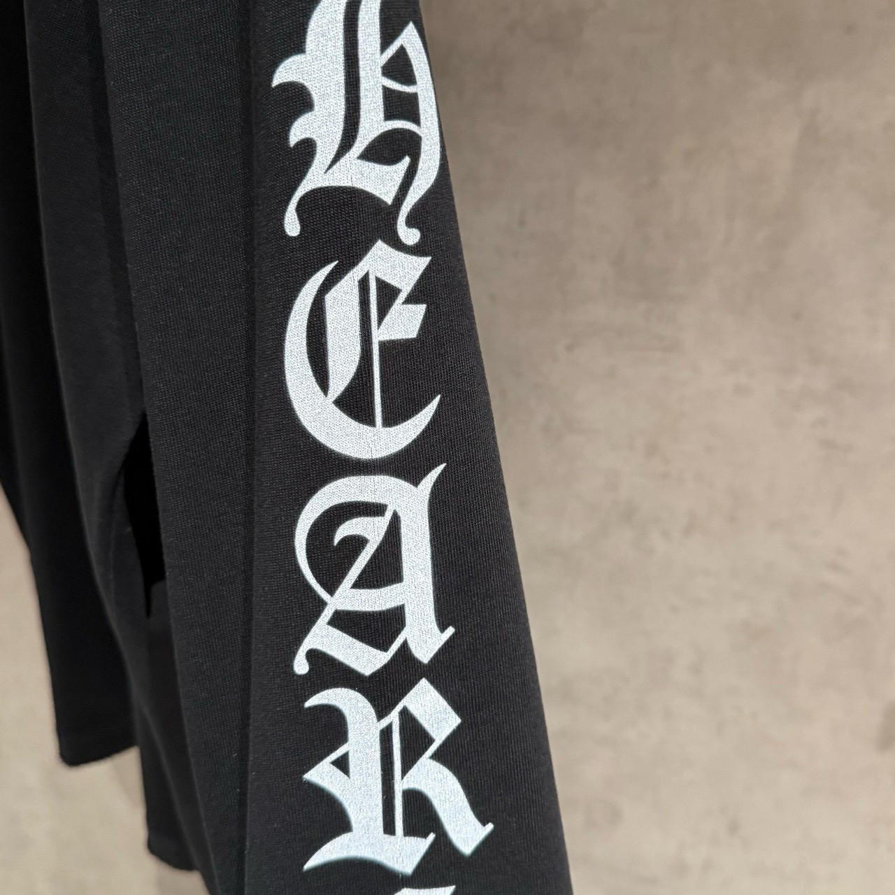 <p>CHROME HEARTS 长袖T恤(黑B11)</p>

<p>&nbsp;</p>