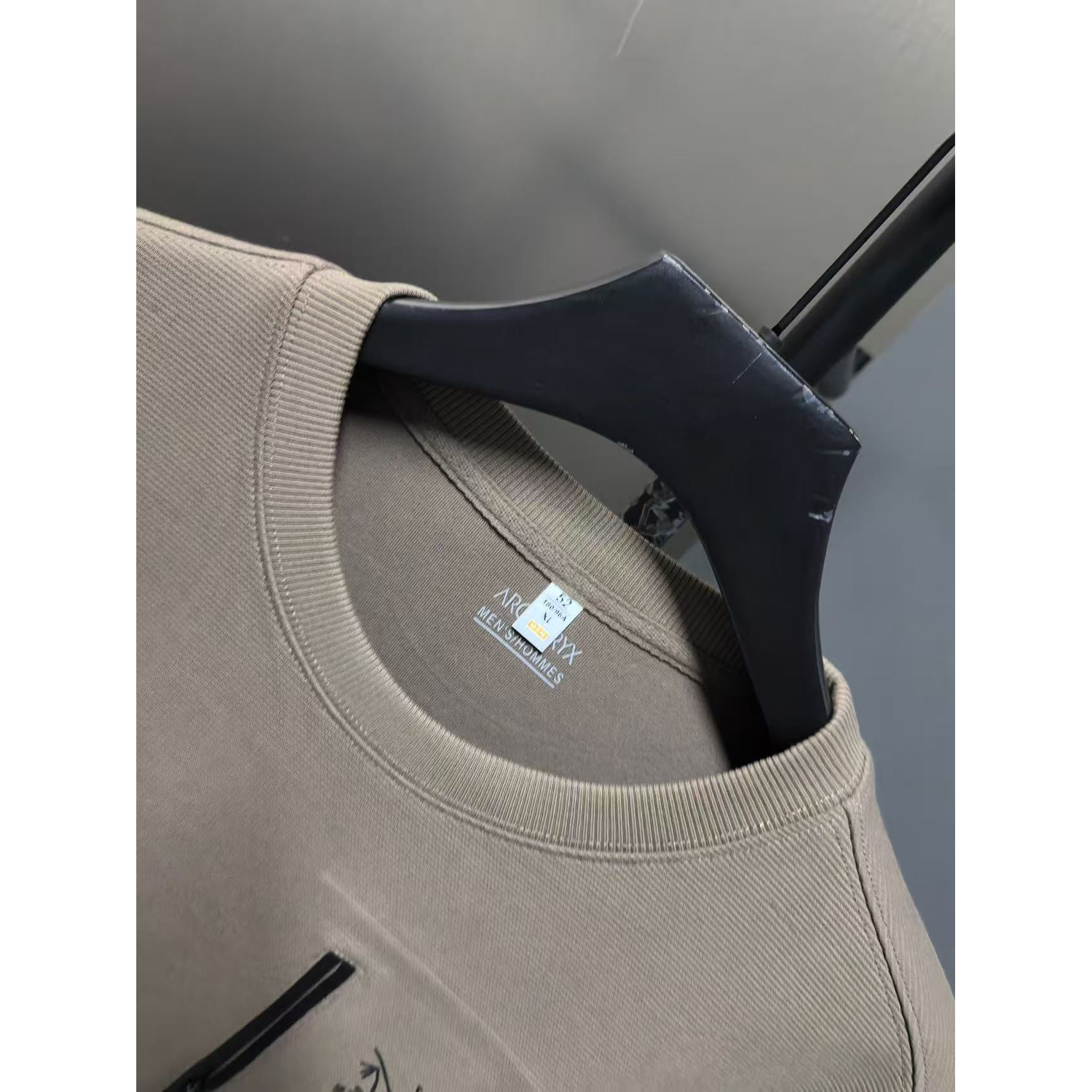 <p>Arc'teryx 新款卫衣(卡其)</p>