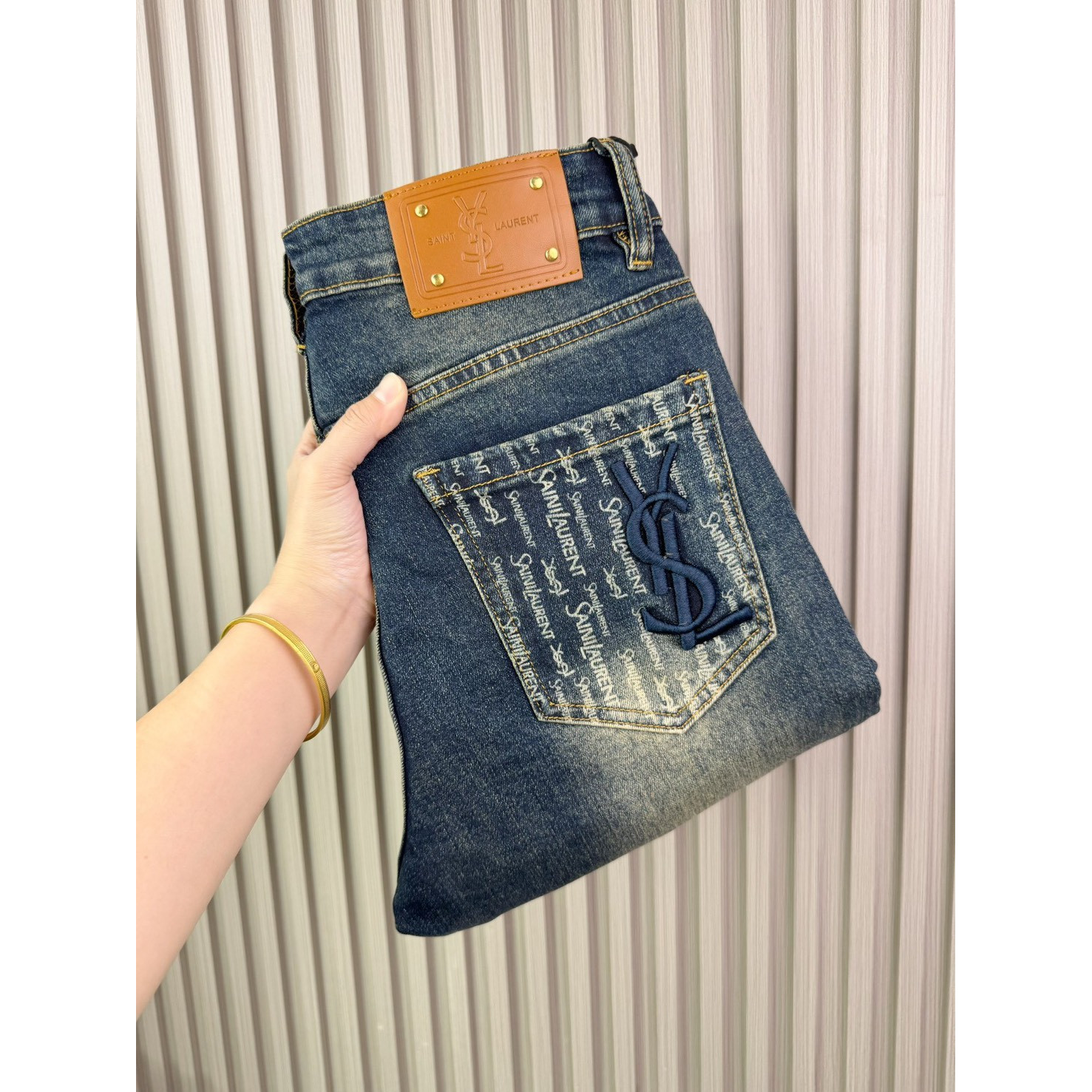 <p>YSL 休閒牛仔褲</p>