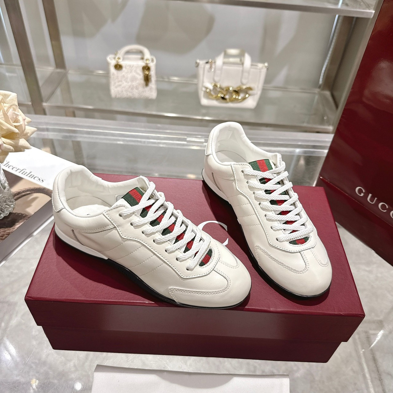 <p>GUCCI 德训鞋(男款-白)</p>