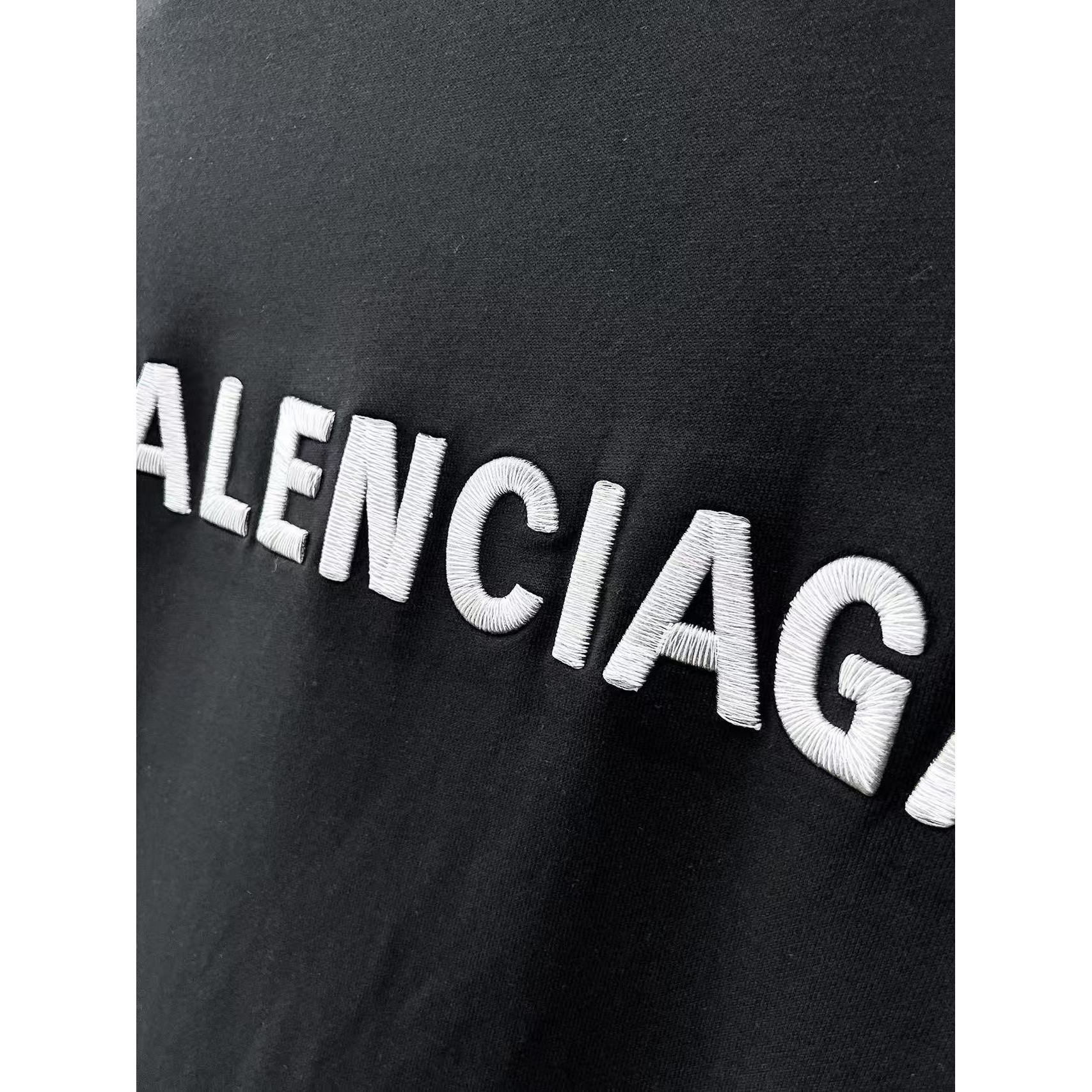 <p>Balenciaga 圓領長袖T恤(黑)</p>