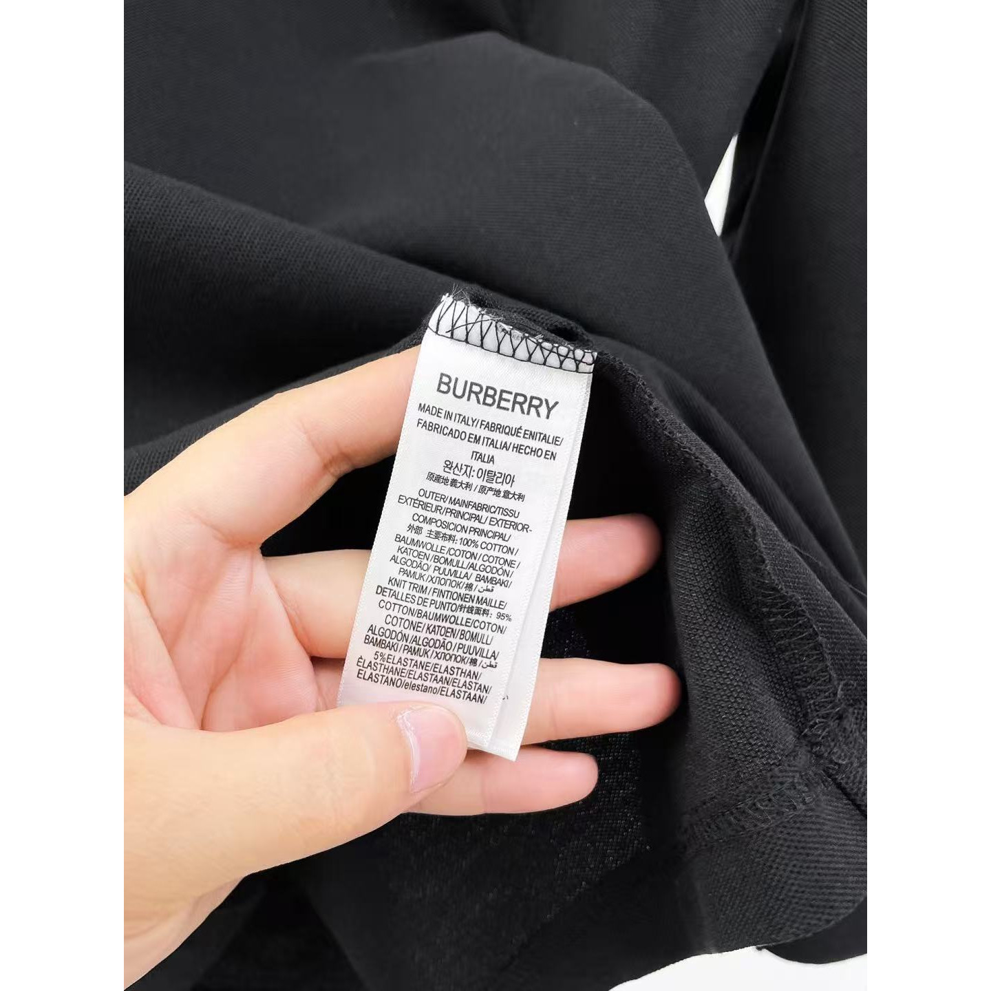 <p>BURBERRY 长袖Polo衫(黑)</p>
