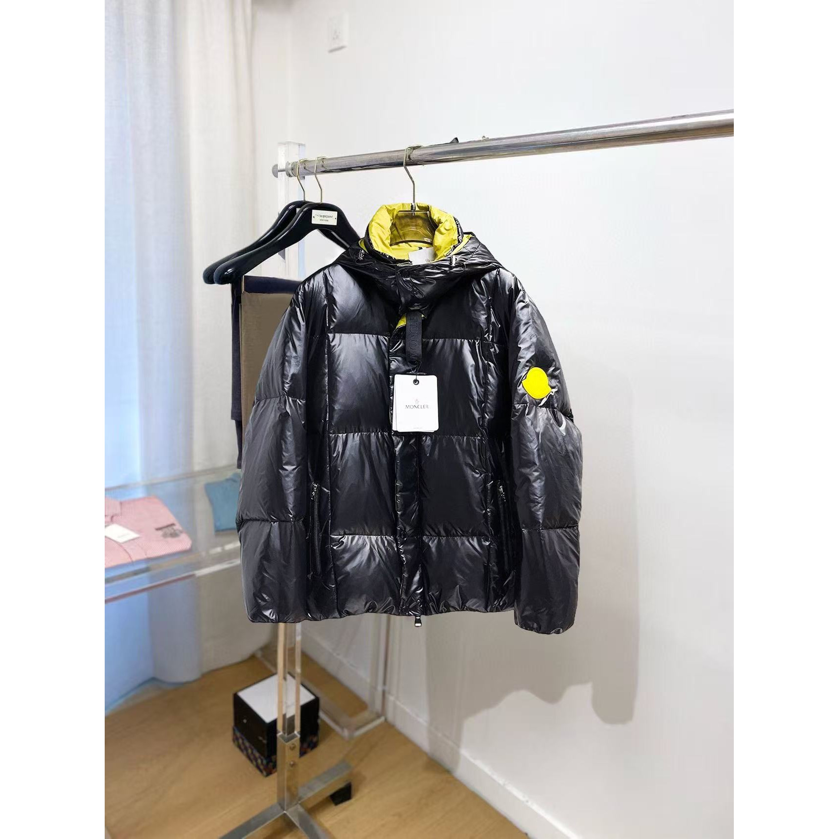<p>MONCLER&nbsp;秋冬新款羽绒服(黑)</p>