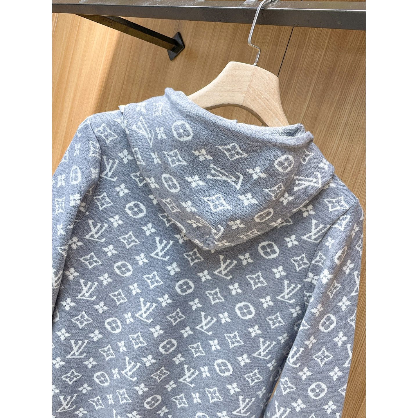<p>LV 精品外套</p>