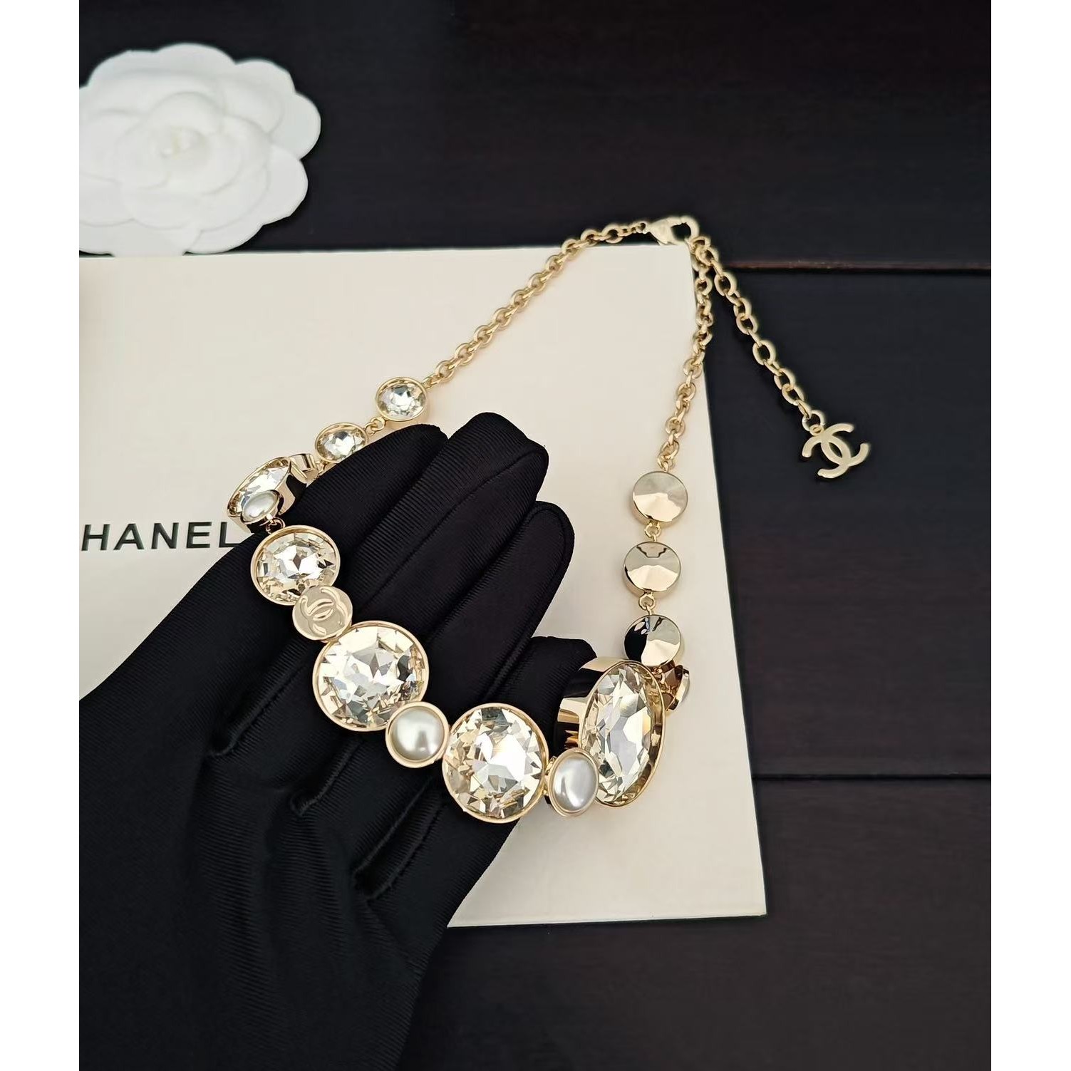 <p>CHANEL 水晶项链</p>