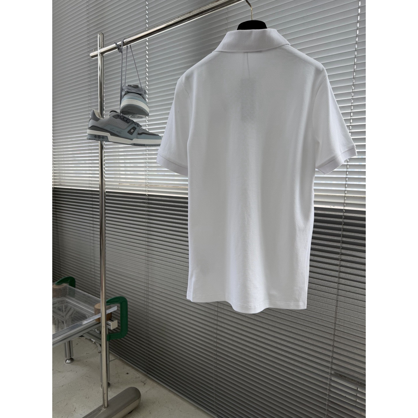 <p>DIOR&nbsp;短袖翻领polo衫(白)</p>