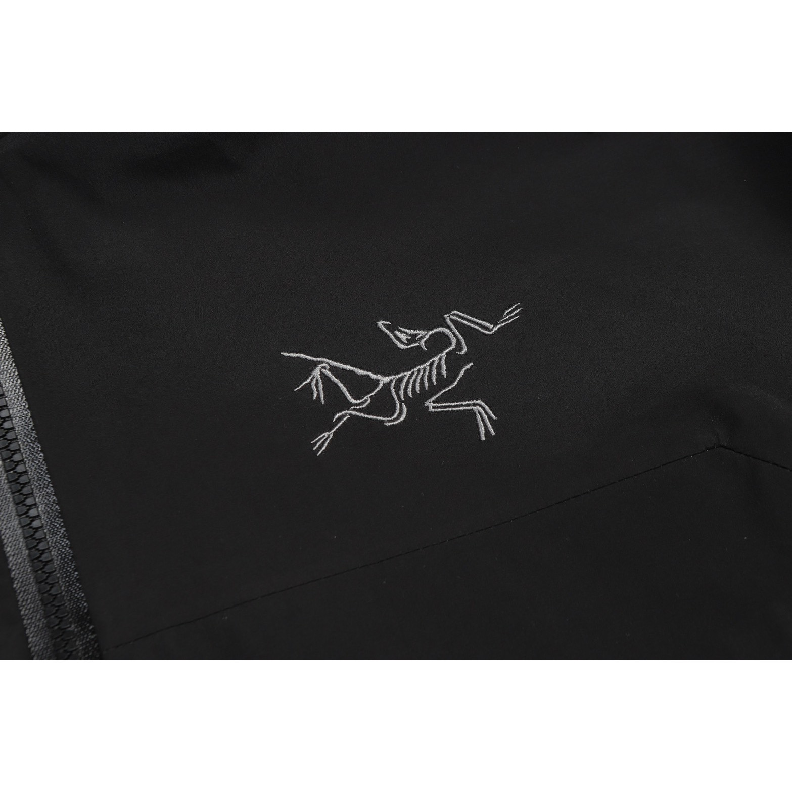 <p>ARC'TERYX Beta Jacket JK硬壳连帽冲锋衣(黑)</p>