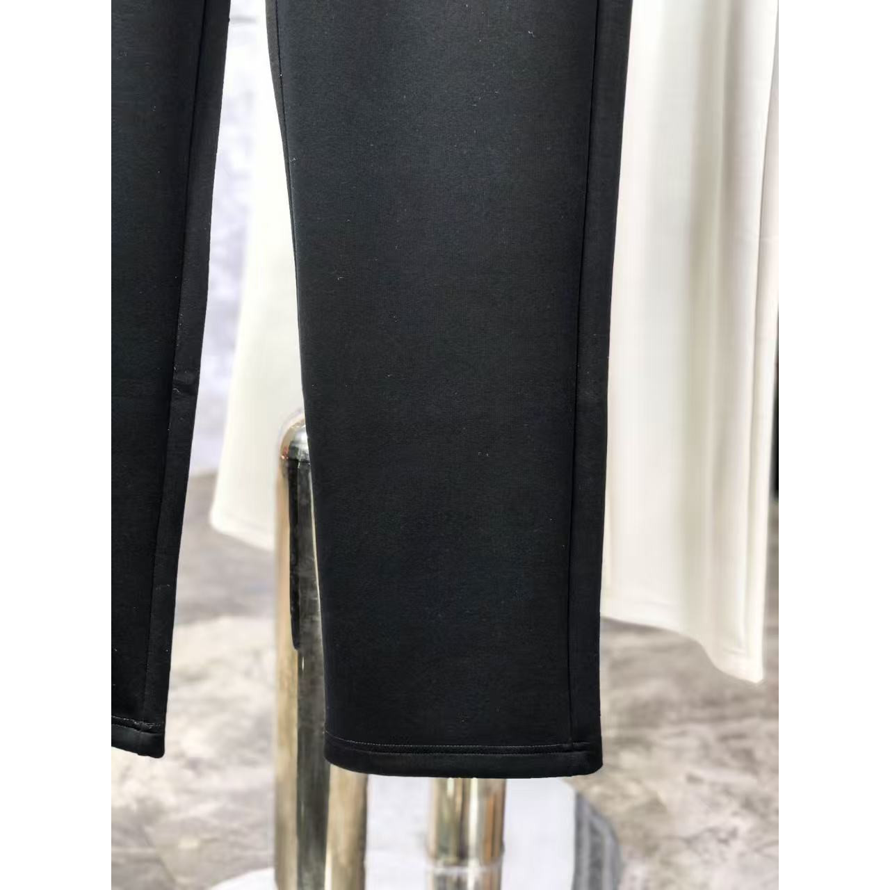 <p>Balenciaga 高品质时尚休闲裤(782947)</p>