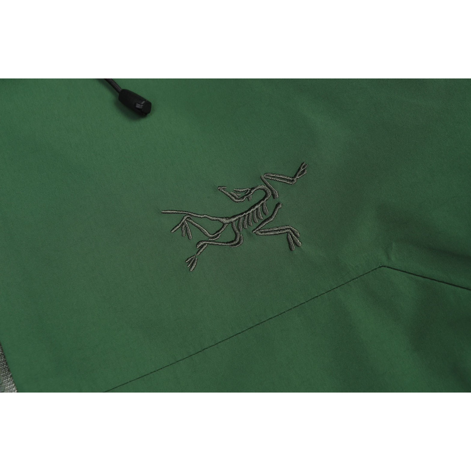 <p>Arc'teryx Bate SL 轻质透气连帽冲锋衣(綠)</p>