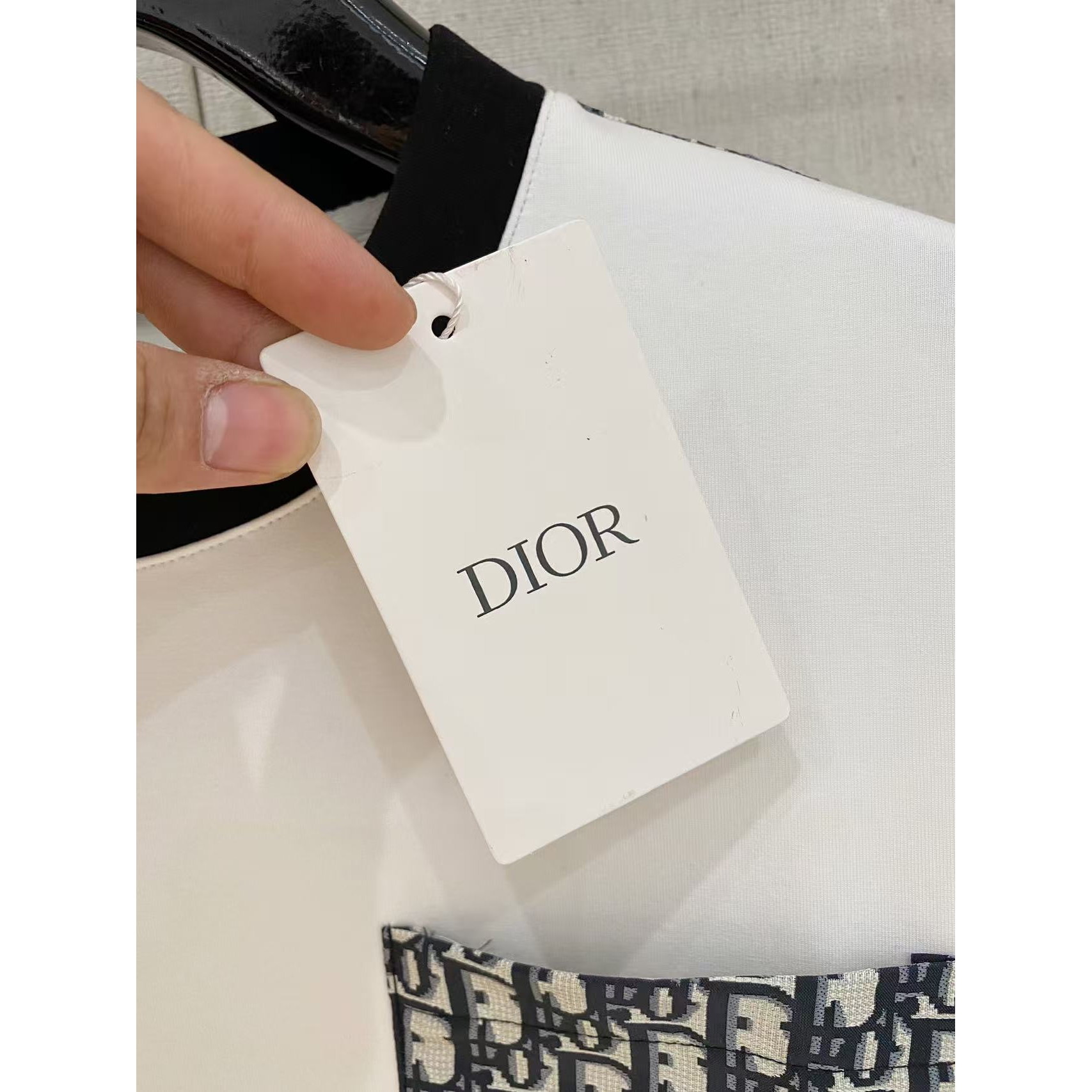 <p>DIOR 太空棉卫衣(白)</p>