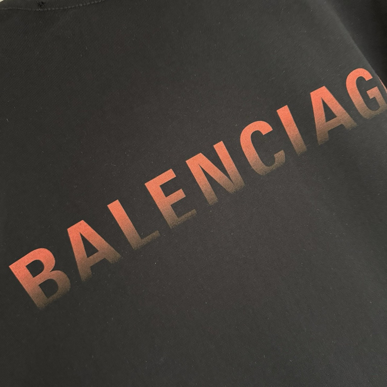<p>Balenciaga 长袖T恤(黑B13)</p>