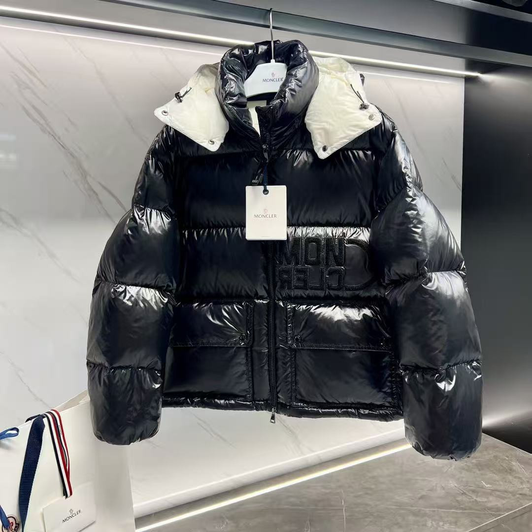 <p>MONCLER Abbaye面包服漆面尼龙女士羽绒服(黑色)</p>