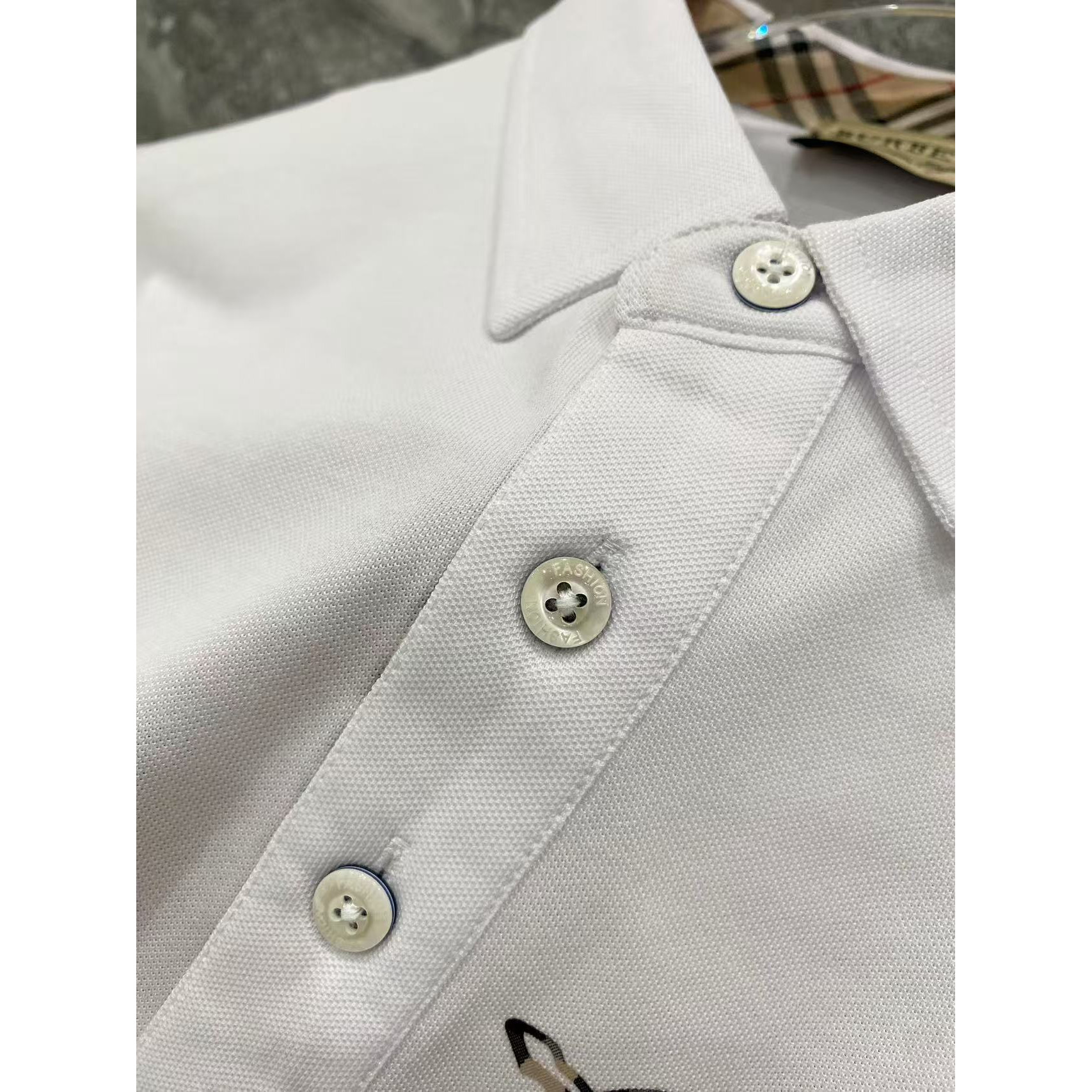 <p>Burberry 秋冬长袖Polo(782983)</p>