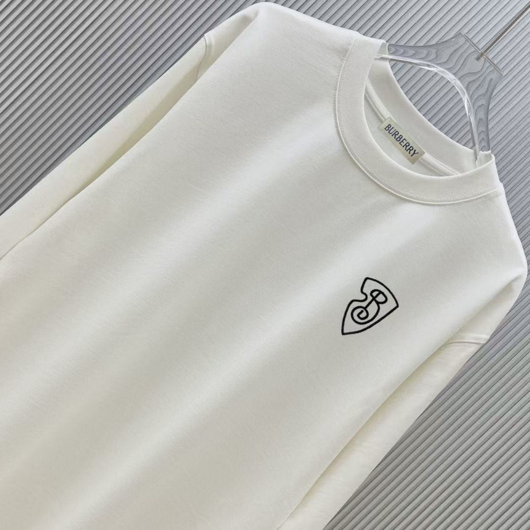 <p>Burberry 长袖卫衣T恤(白)</p>