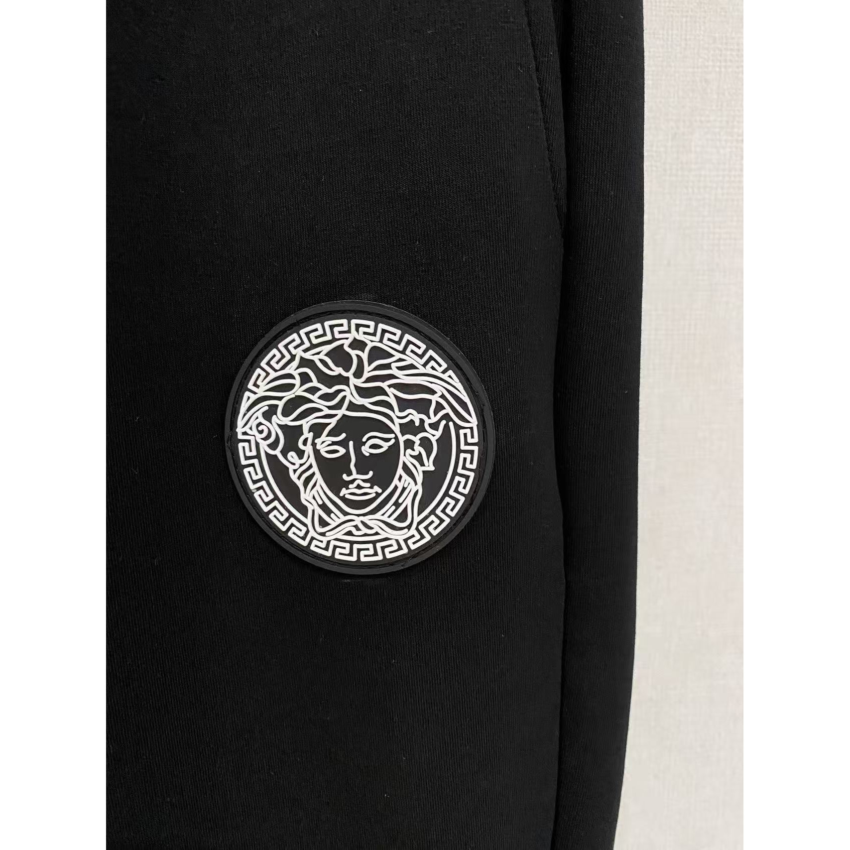<p>Versace 男士长裤(782452)</p>