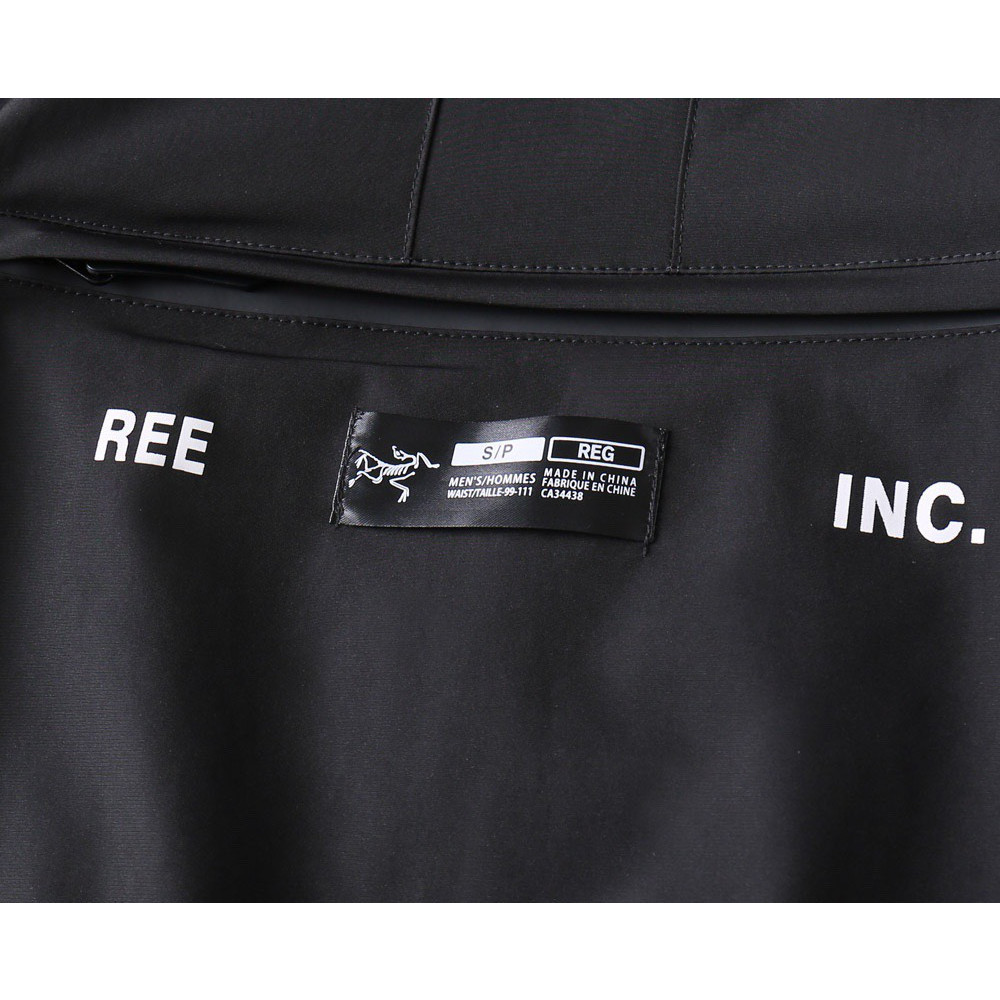 <p>Arc'teryx 新款男士夹克外套</p>