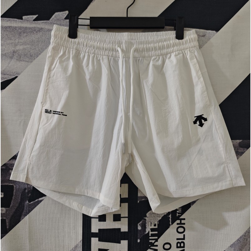 <p>DESCENTE 運動速乾短褲</p>
