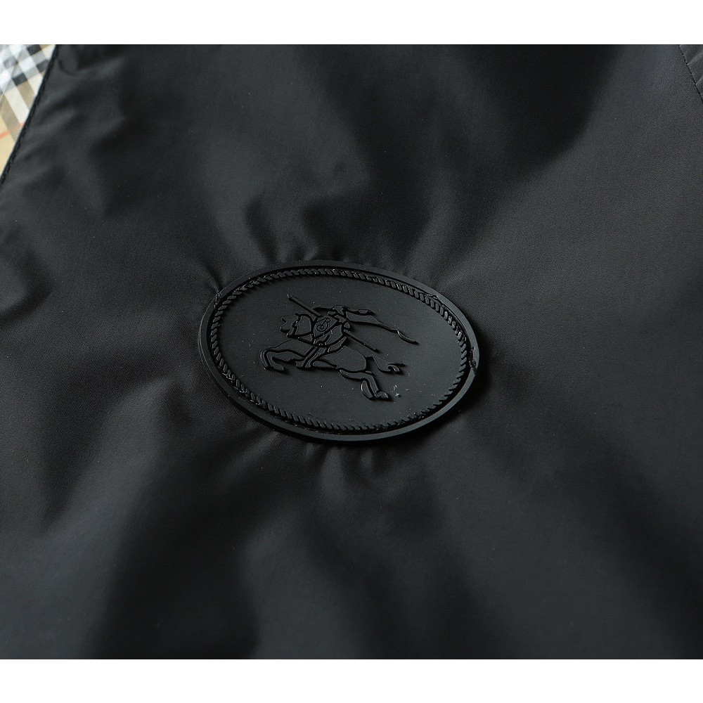 <p>BURBERRY 夹克外套(时尚设计师款)(黑)</p>