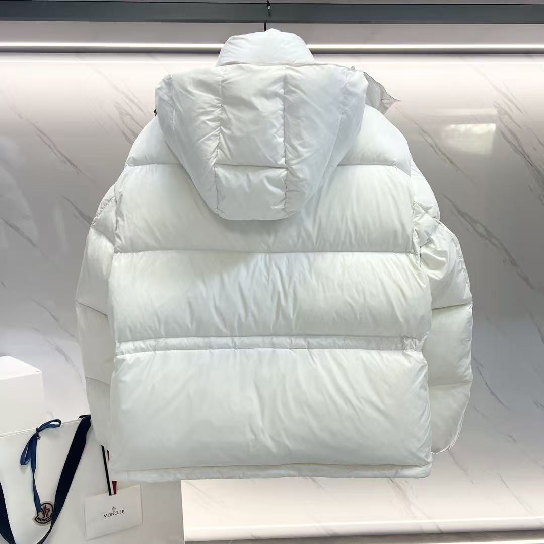 <p>MONCLER Abbaye面包服漆面尼龙女士羽绒服(白粉色)</p>