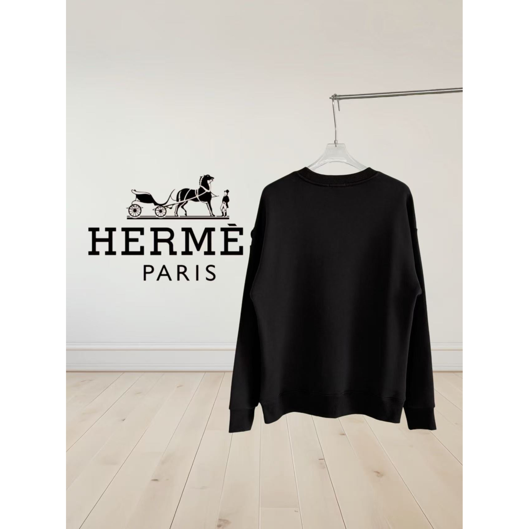 <p>Hermes 刺绣圆领卫衣(黑)</p>