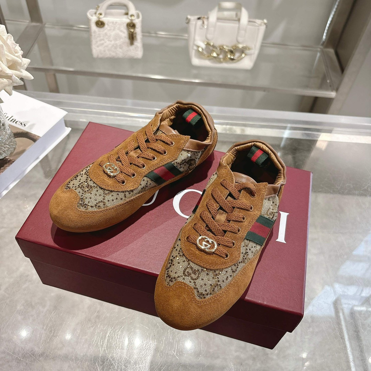 <p>GUCCI 水晶钻鞋(棕)</p>