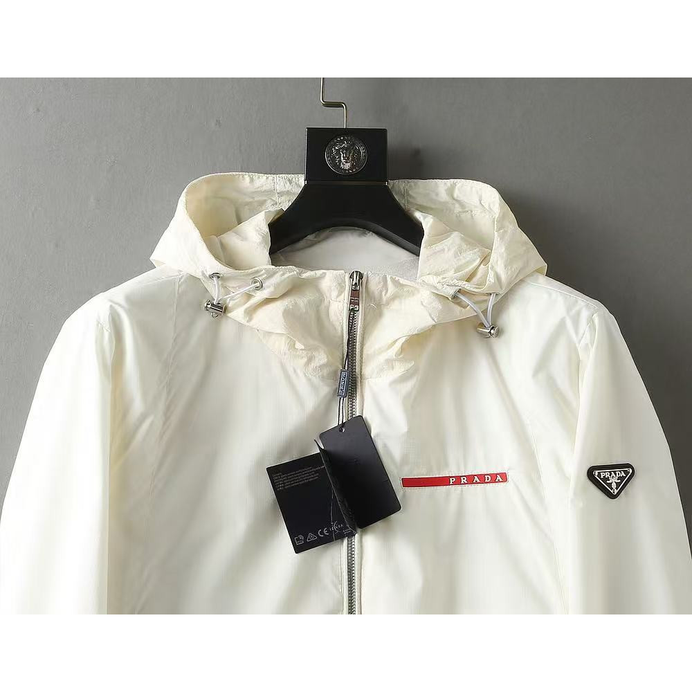 <p>PRADA&nbsp;男士夹克外套(800875)</p>