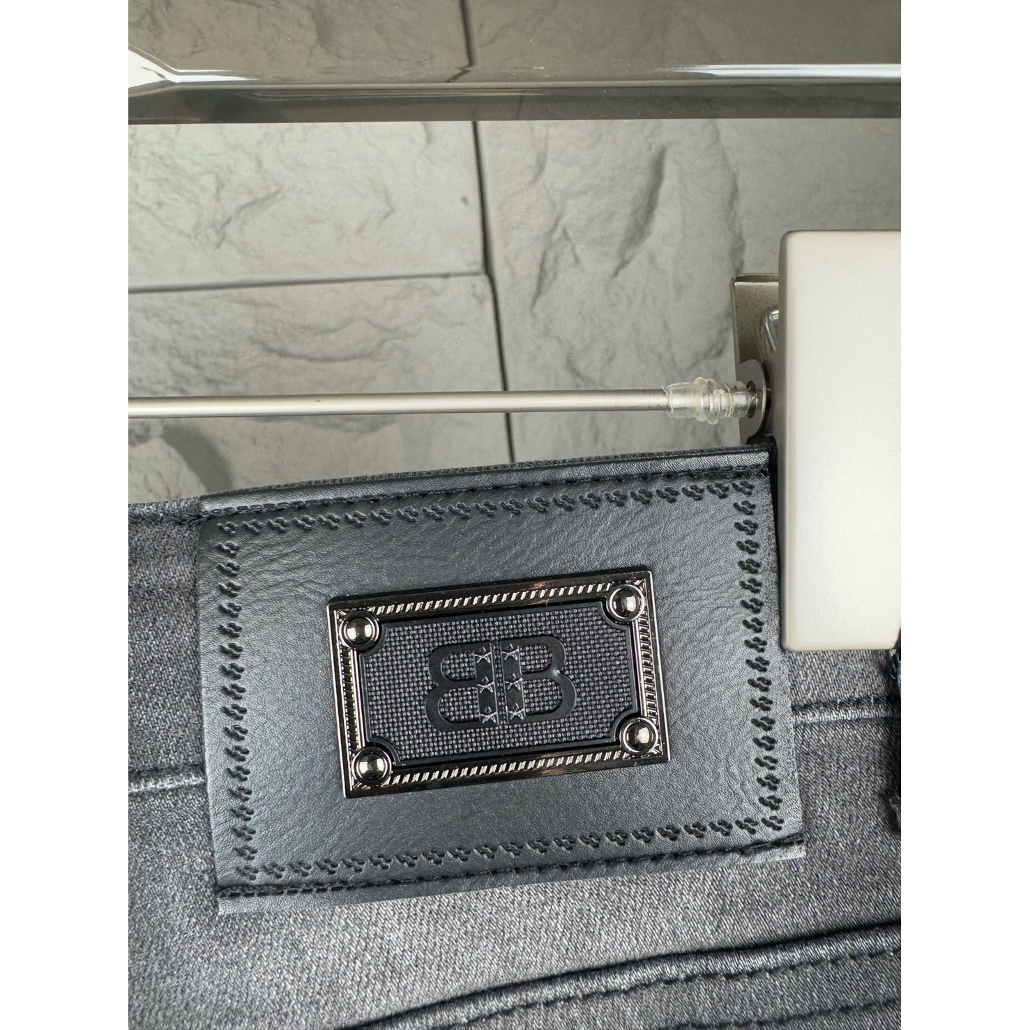 <p>Balenciaga 牛仔褲</p>