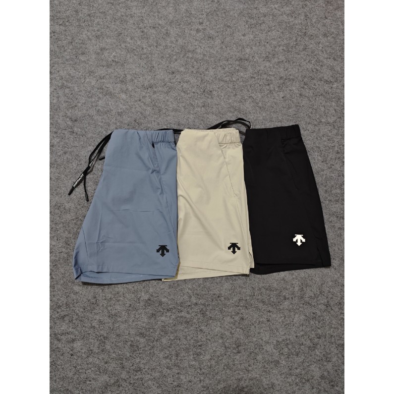 <p>DESCENTE 高端速乾短褲</p>