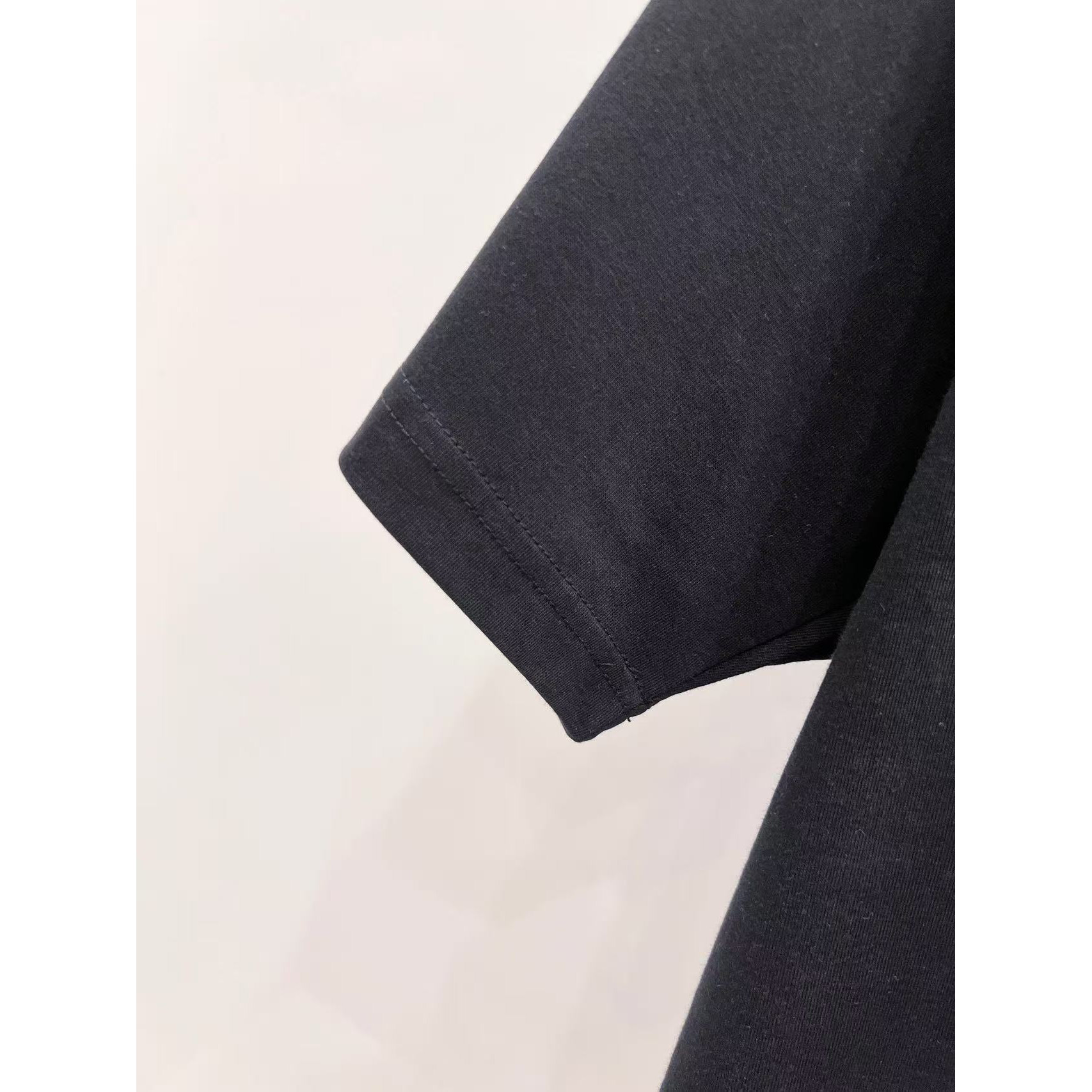 <p>BURBERRY 战马字母短袖t恤(黑)&nbsp;</p>