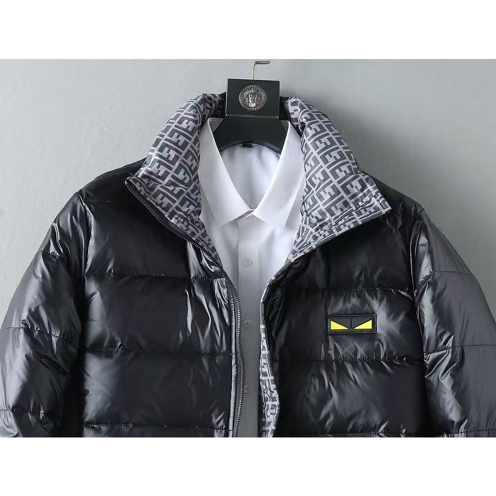 <p>FENDI 新款羽绒服(黑)</p>