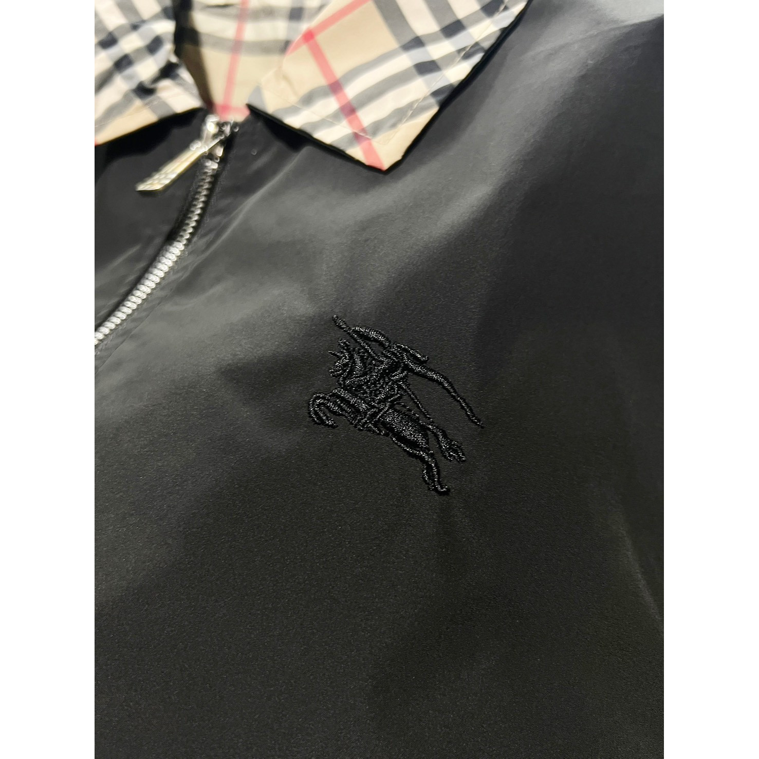<p>BURBERRY&nbsp;夹克外套(黑)</p>
