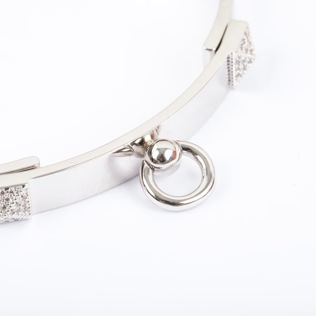<p>HERMES 手镯</p>
